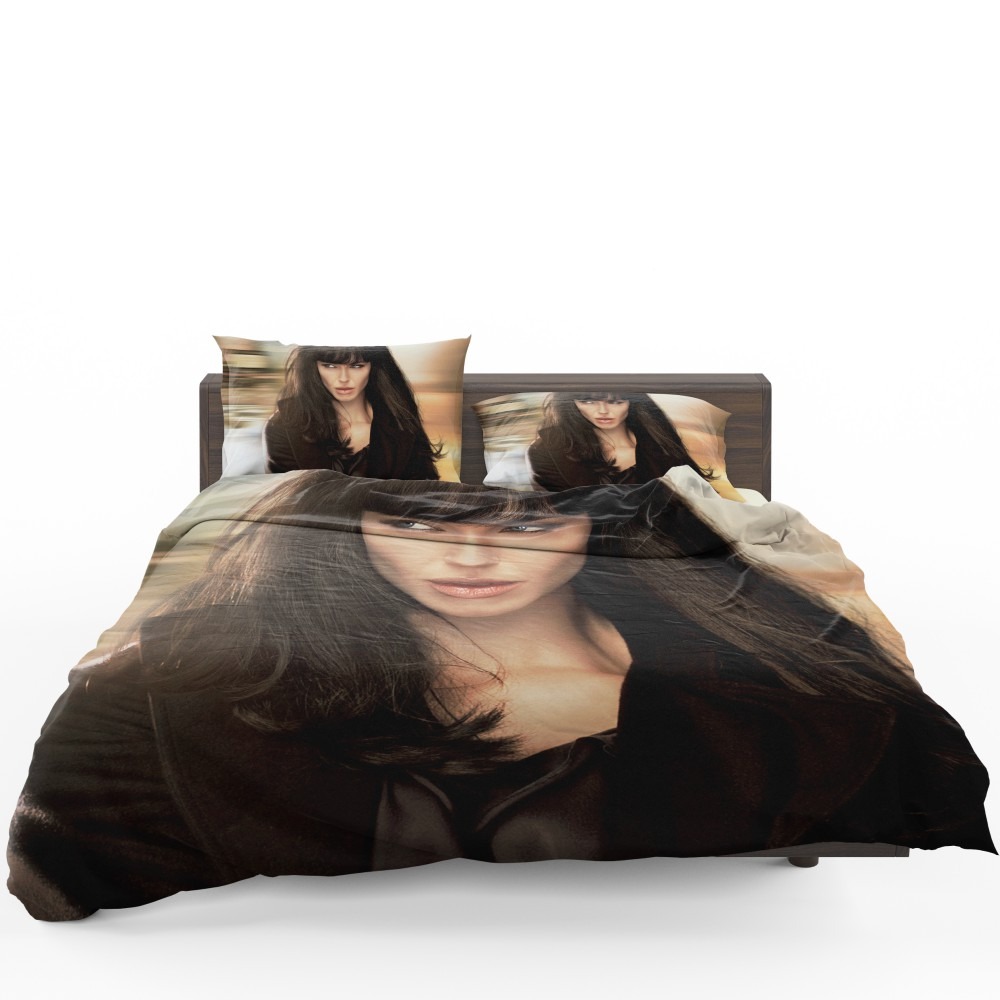 Angelina Jolie in Salt Movie 2010 Bedding Set Angelina Jolie in Salt Movie 2010 Bedding Set