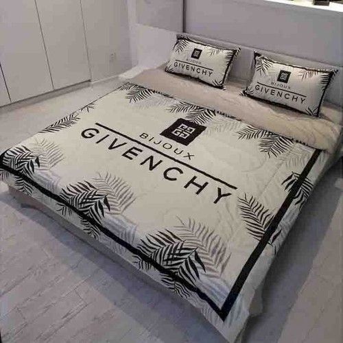 Bijoux-Givenchy-Quilt-Bedding-Set-1