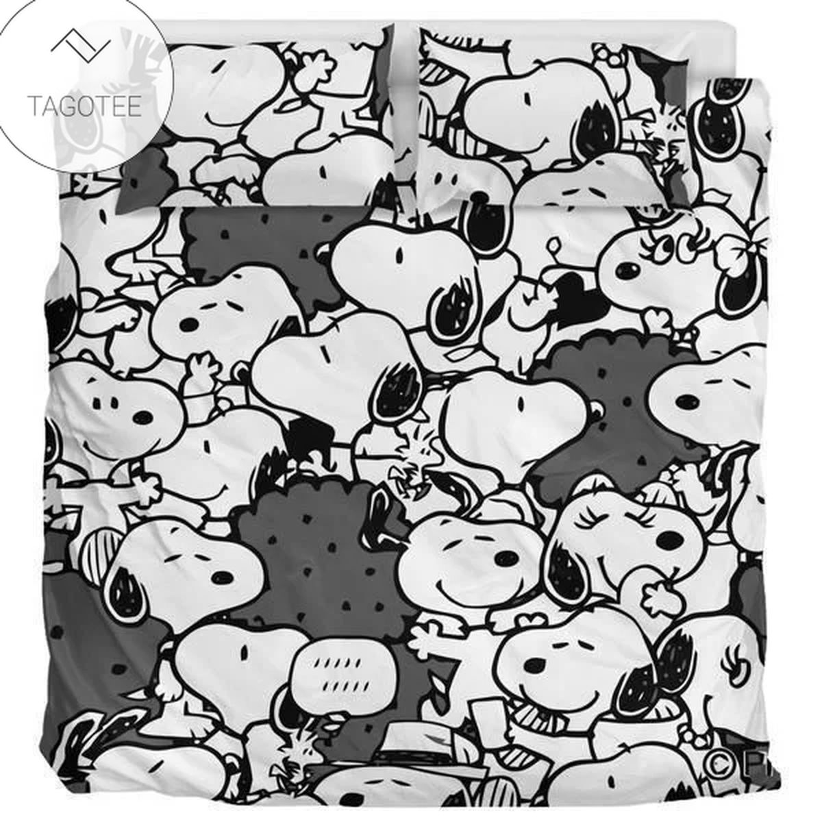 Black Snoopy Bedding Set (Duvet Cover & Pillow Cases) Black Snoopy Bedding Set (Duvet Cover & Pillow Cases)