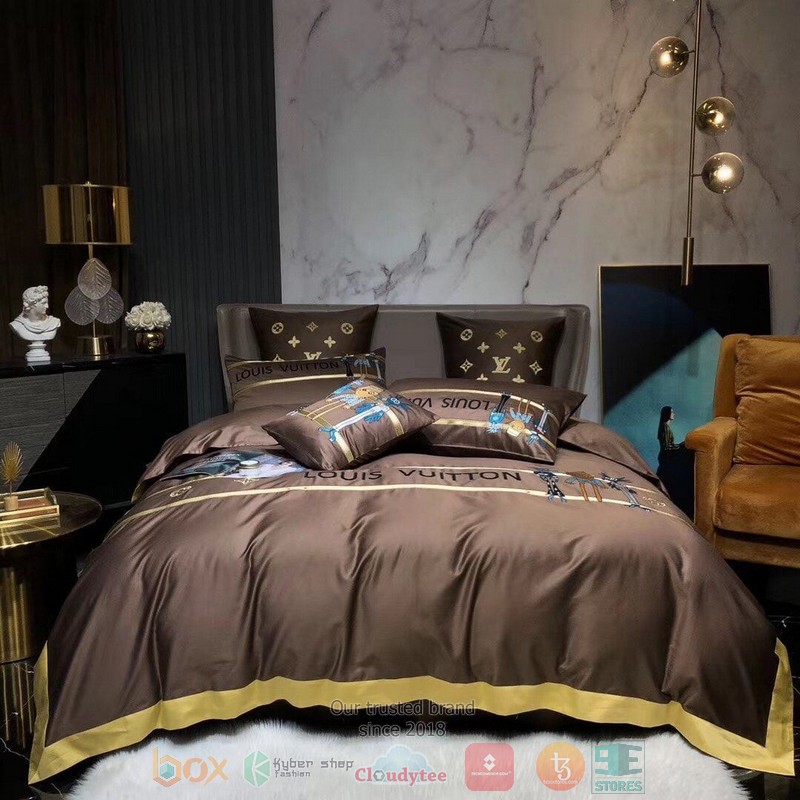 Cartoon Louis Vuitton Brown Quilt Bedding Set Cartoon Louis Vuitton Brown Quilt Bedding Set