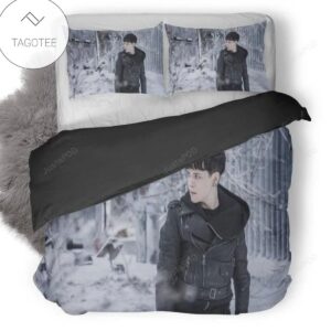 Claire Foy In The Girl In The Spiders Web Winter Landscape Duvet Cover Bedding Set