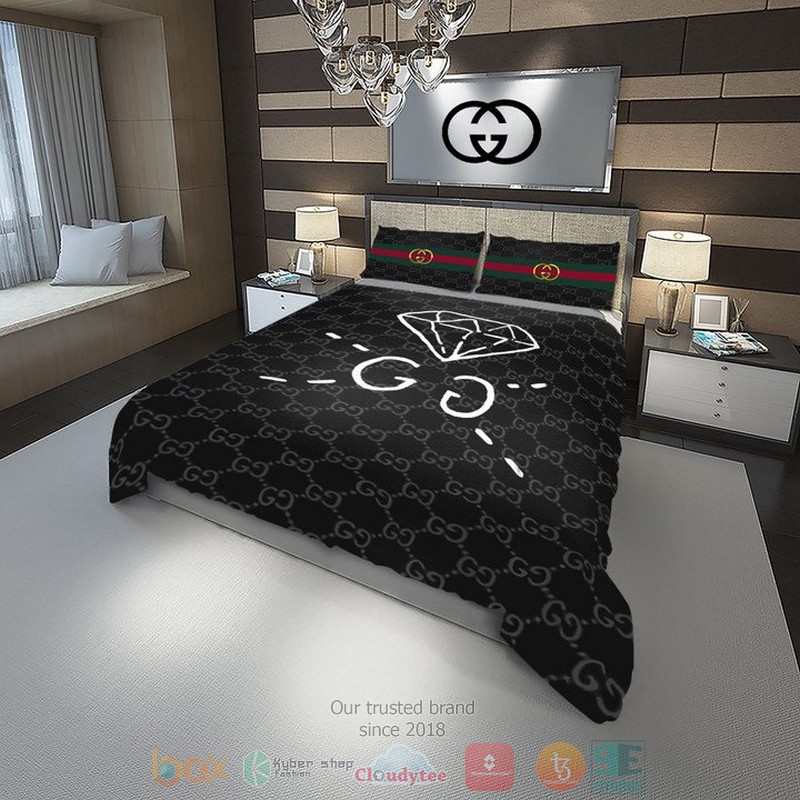 Diamond Louis Vuitton Paris Luxury Brand Black Pattern Quilt Bedding Set Diamond Louis Vuitton Paris Luxury Brand Black Pattern Quilt Bedding Set