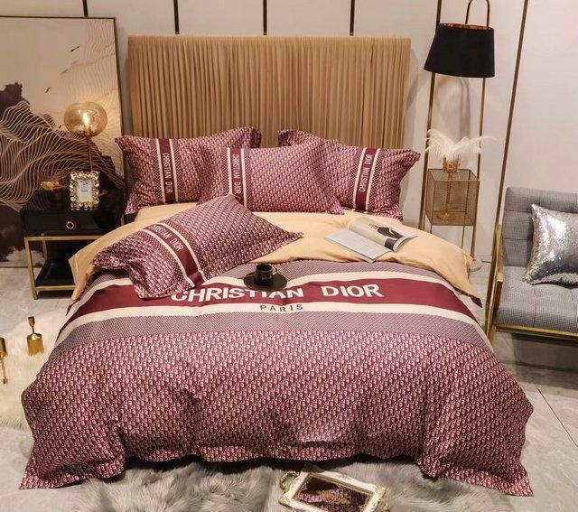 Dior Christian Dior Red Khaki Bedding Set Dior Christian Dior Red Khaki Bedding Set
