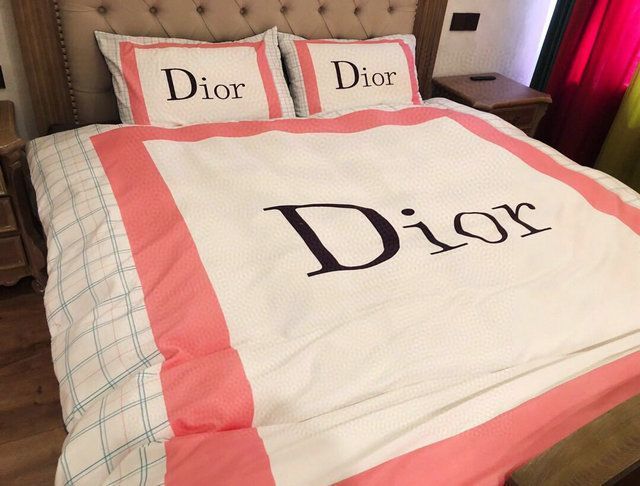 Dior Khaki Red Bedding Set Dior Khaki Red Bedding Set