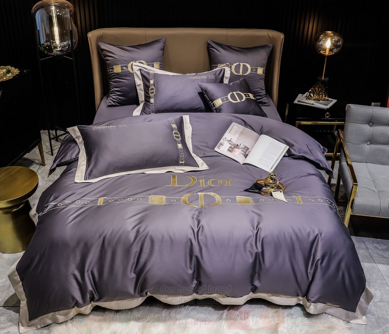 Dior Purple Luxury Brand Bedding Set Dior Purple Luxury Brand Bedding Set