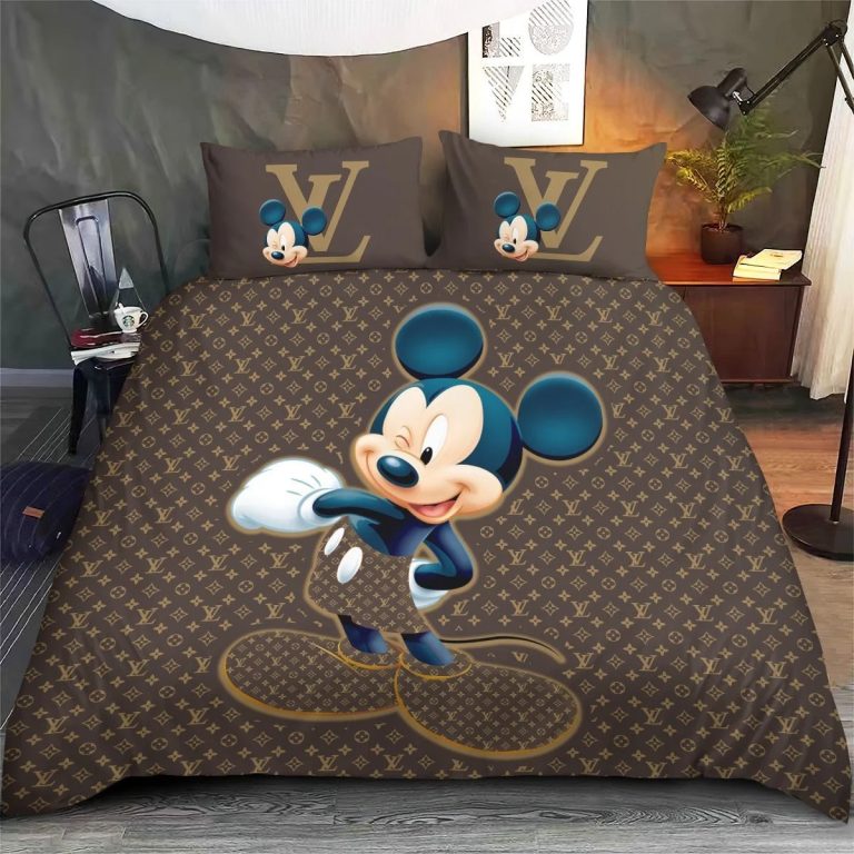 Disney-Mickey-Mouse-Louis-Vuitton-Quilt-Bedding-Set-1