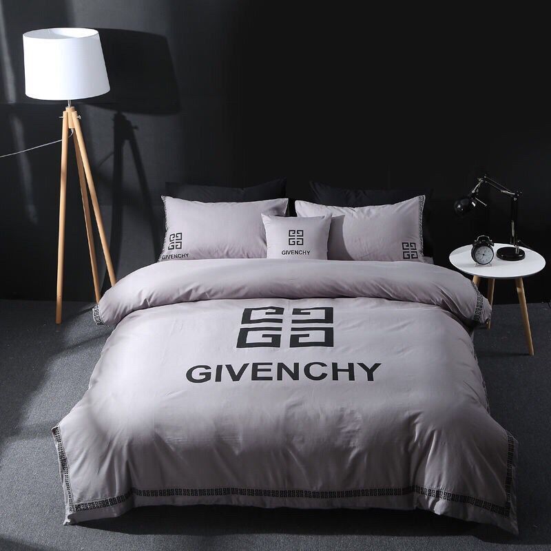 Givenchy White Bedding Set Givenchy White Bedding Set