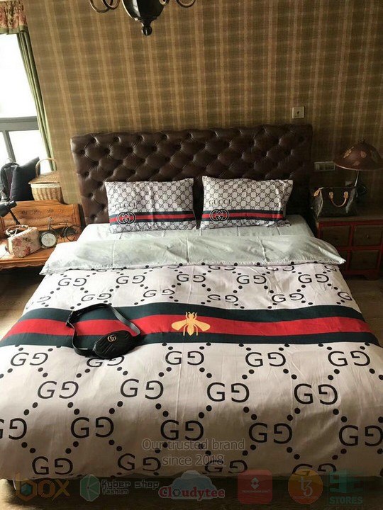Gucci Bee Cream-White Inspired Bedding Set Gucci Bee Cream-White Inspired Bedding Set