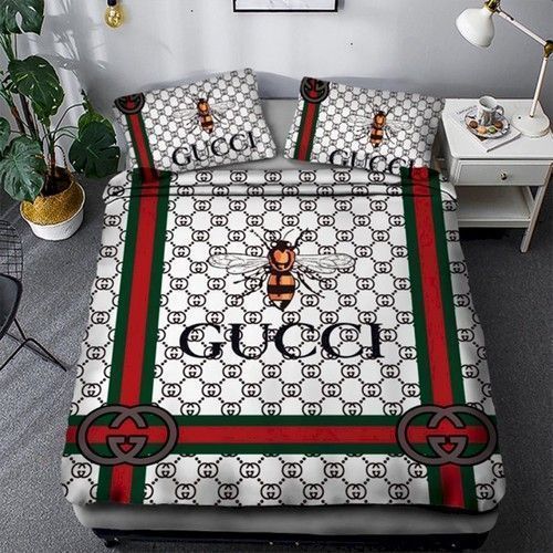 Gucci-Bee-Duvet-Cover-Bedding-Set-1