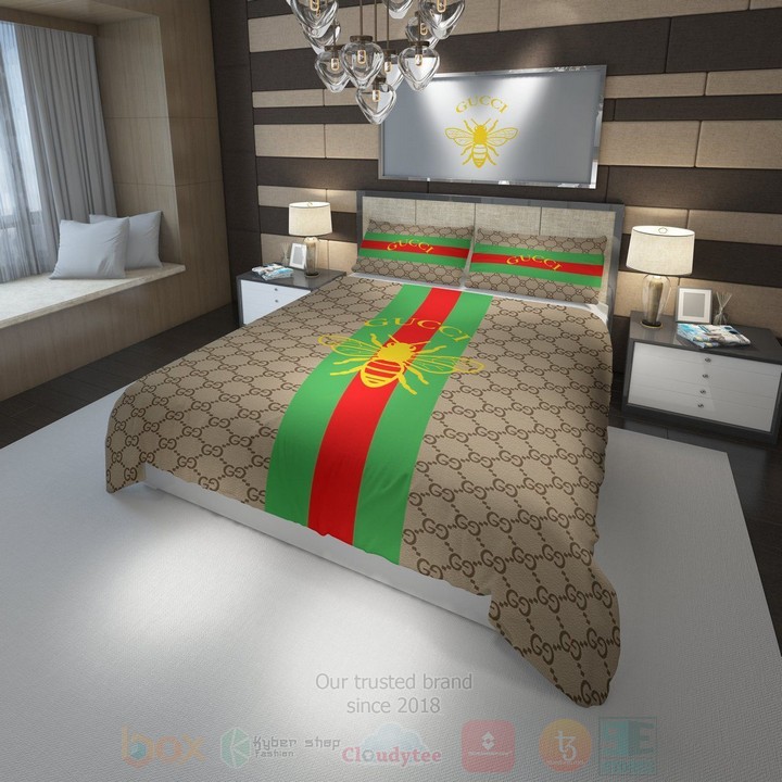 Gucci Bee Gold Stripe Lines Inspired Bedding Set Gucci Bee Gold Stripe Lines Inspired Bedding Set