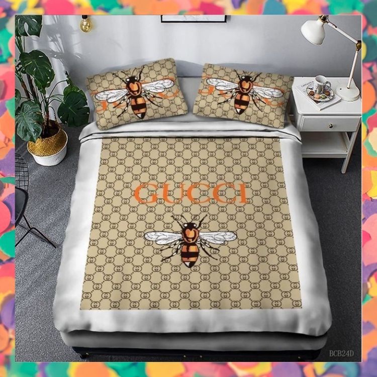 Gucci Bee Quilt Bedding Set Gucci Bee Quilt Bedding Set