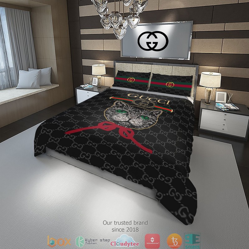 Gucci Cat Red Bow Quilt Bedding Set Gucci Cat Red Bow Quilt Bedding Set