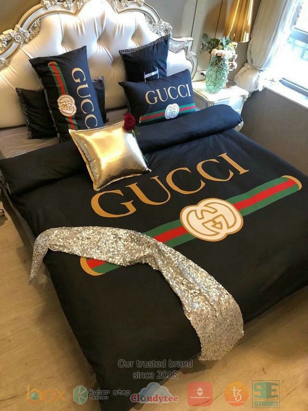 Gucci Gc Logo Black Bedding Set Gucci Gc Logo Black Bedding Set