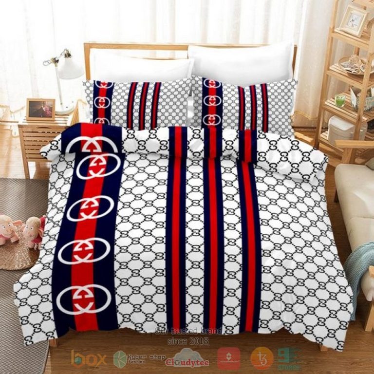 Gucci-Gc-Luxury-Brand-White-Pattern-Bedding-Set-1