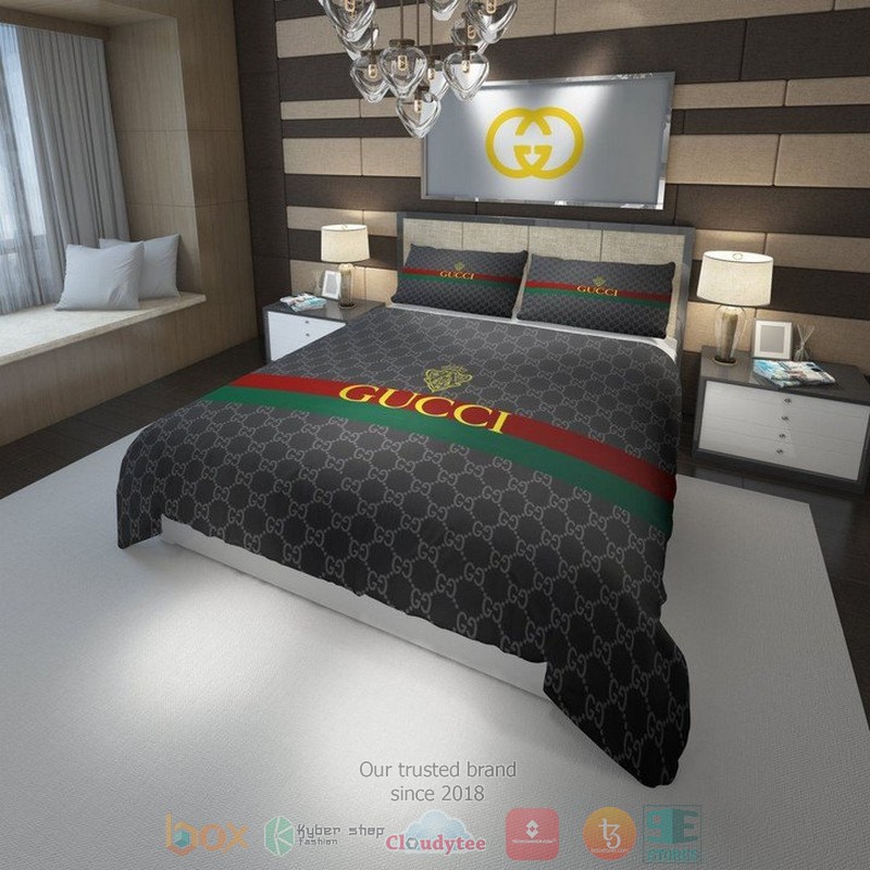 Gucci High-End Brand Grey Quilt Bedding Set Gucci High-End Brand Grey Quilt Bedding Set