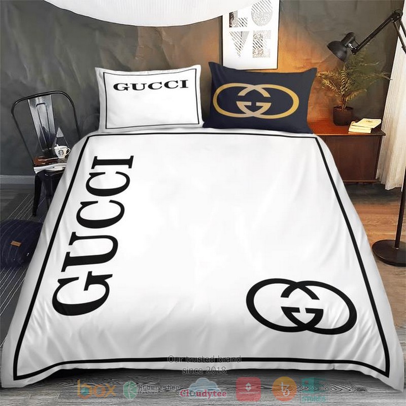 Gucci High-End Brand White Quilt Bedding Set Gucci High-End Brand White Quilt Bedding Set