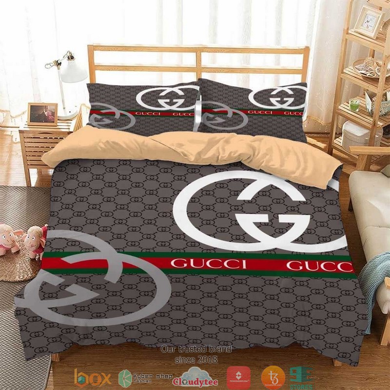 Gucci Light Grey Red Green Stripe Quilt Bedding Set Gucci Light Grey Red Green Stripe Quilt Bedding Set