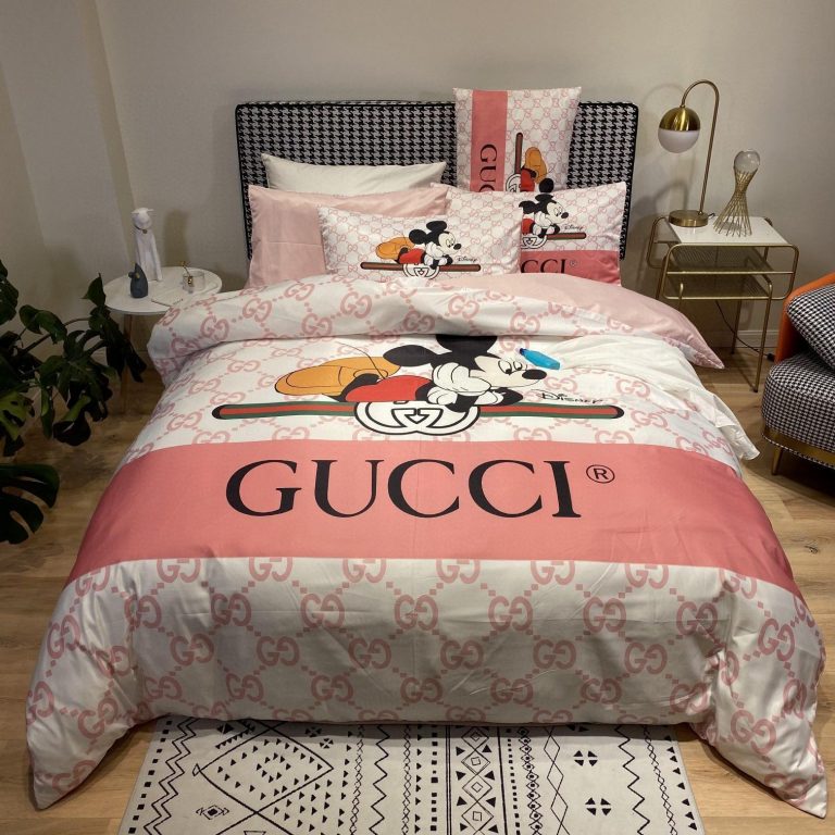 Gucci-Mickey-Mouse-Pink-Bedding-Set-1
