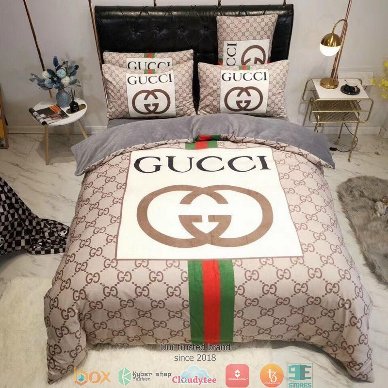 Gucci Middle Green Red Stripe Quilt Bedding Set Gucci Middle Green Red Stripe Quilt Bedding Set