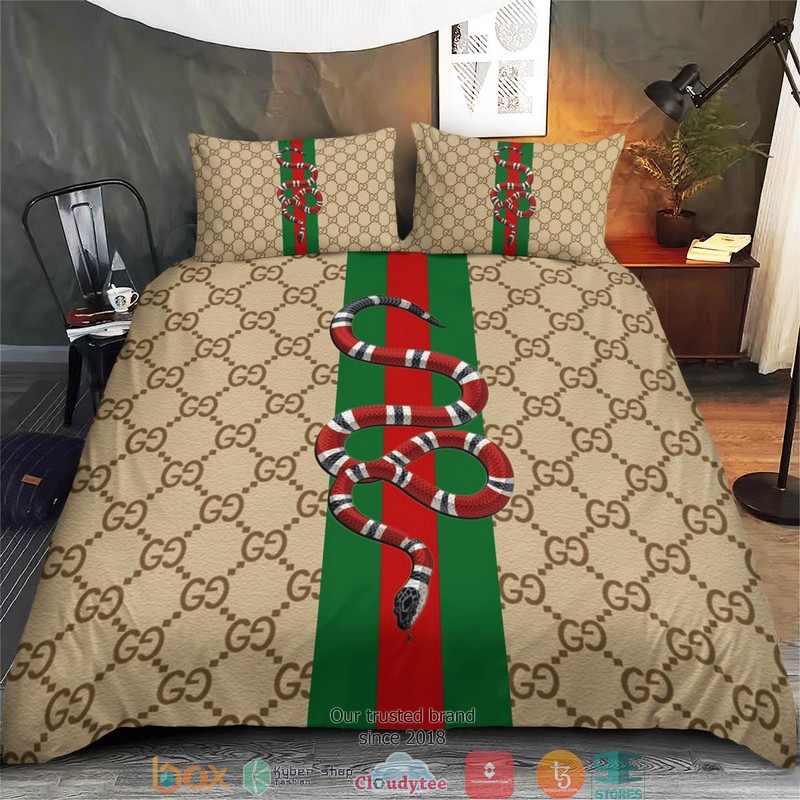 Gucci Snake Green Red Stripe Quilt Bedding Set Gucci Snake Green Red Stripe Quilt Bedding Set
