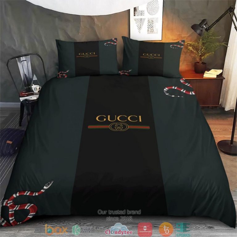 Gucci-Snake-Moss-Green-Quilt-Bedding-Set-2