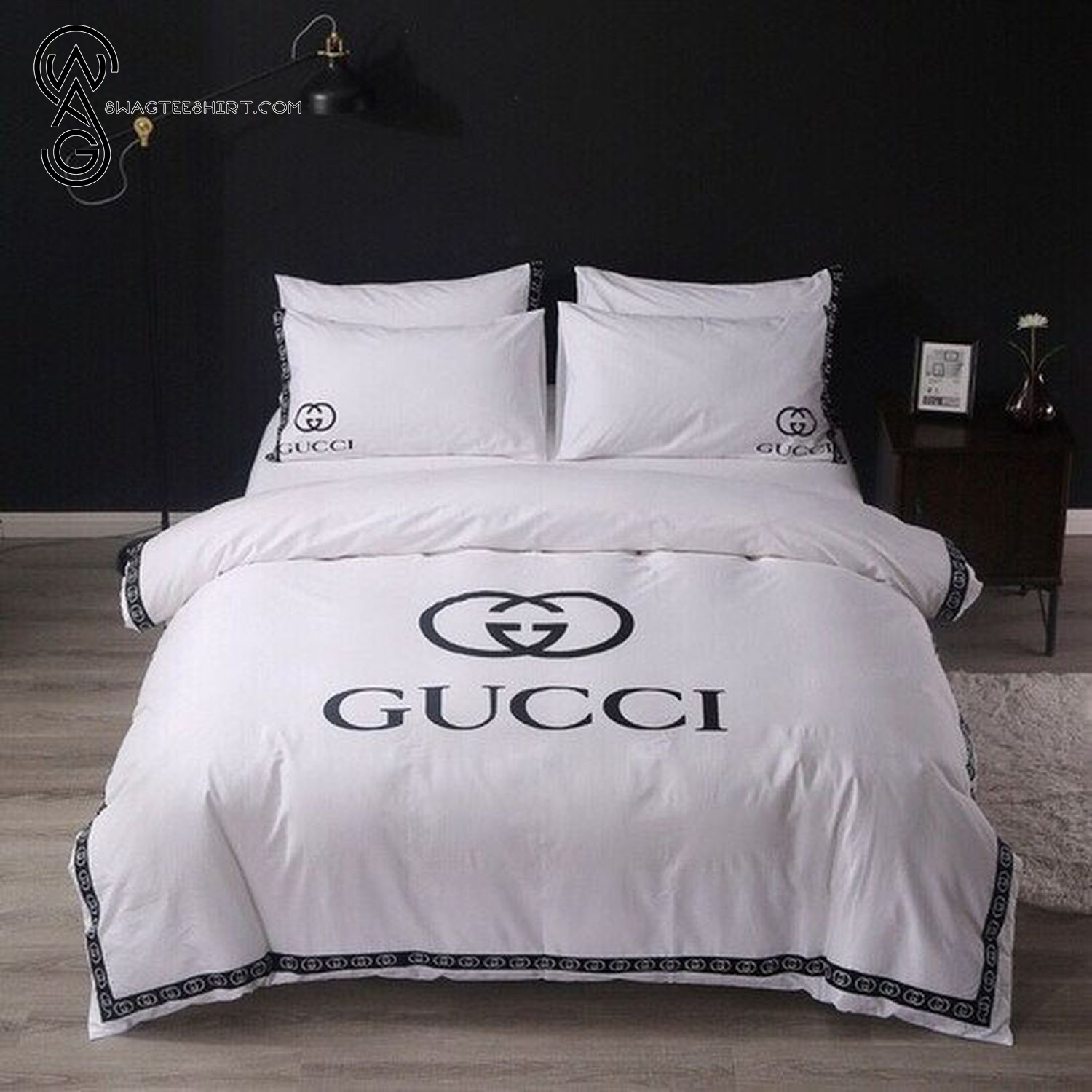 Gucci White Classic Logo All Over Print Bedding Set Gucci White Classic Logo All Over Print Bedding Set