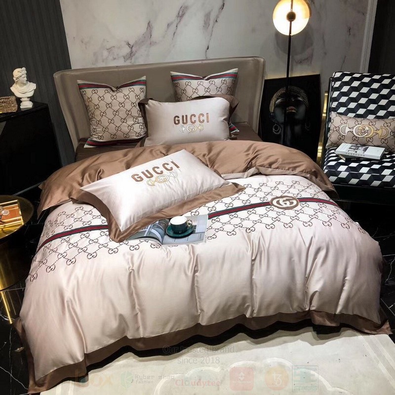 Gucci White Luxury Brand Bedding Set Gucci White Luxury Brand Bedding Set
