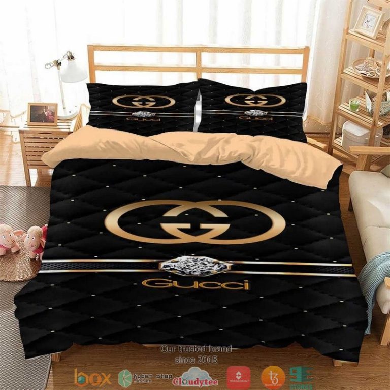 Guccie-Diamond-Quilt-Bedding-Set-1