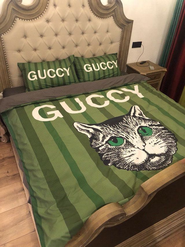 Guccy-Cat-Green-Bedding-Set-1
