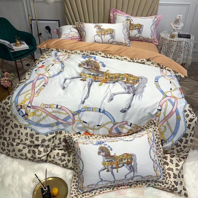 Hermes Horse White Luxury Brand Bedding Set Hermes Horse White Luxury Brand Bedding Set