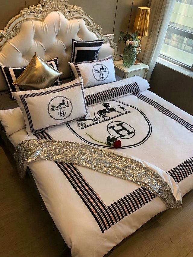 Hermes Paris White Style Bedding Set Hermes Paris White Style Bedding Set
