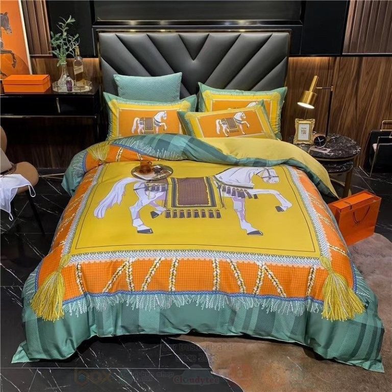 Hermes-White-Horse-Luxury-Brand-Bedding-Set-1