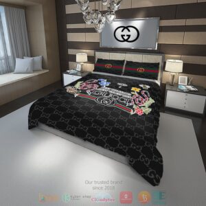 Keep The Snakes Away Unless They Gucci Black Pattern Quilt Bedding Set