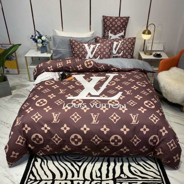 Louis Vuiton Brown Bedding Set Louis Vuiton Brown Bedding Set