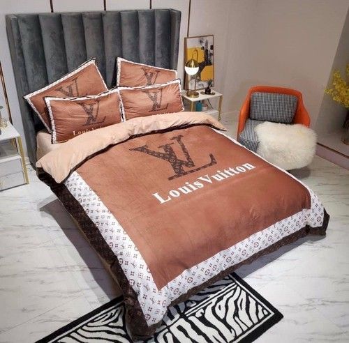 Louis Vuiton Lv Brand Brown White Bedding Set Louis Vuiton Lv Brand Brown White Bedding Set