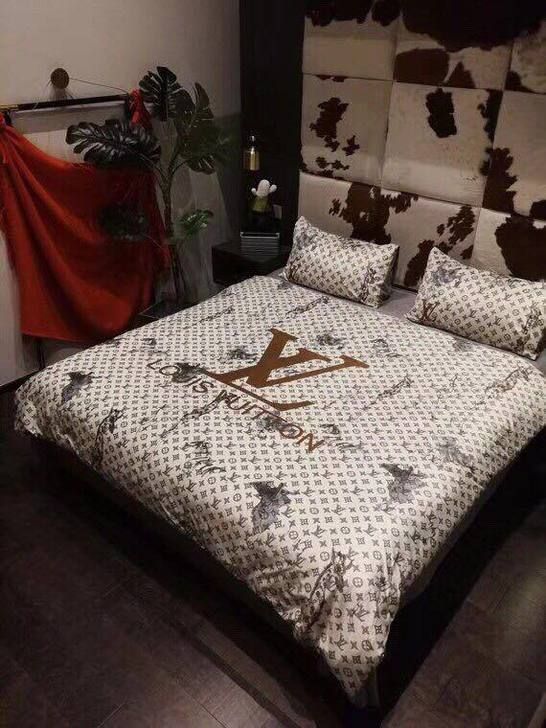 Louis Vuiton Lv Brown Bedding Set Louis Vuiton Lv Brown Bedding Set