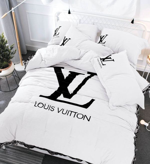 Louis Vuiton White Black Bedding Set Louis Vuiton White Black Bedding Set