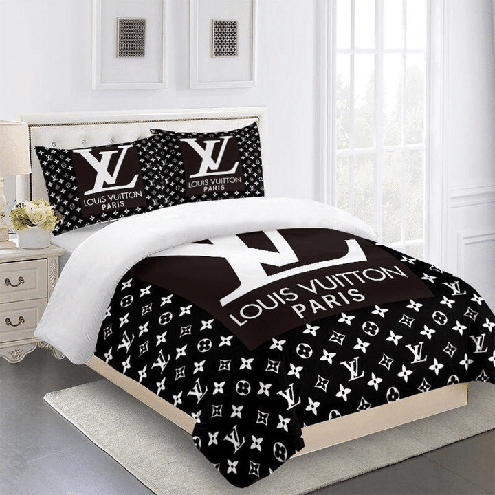 Louis Vuiton White Black Bedding Set Louis Vuiton White Black Bedding Set