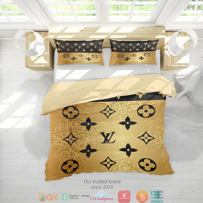 Louis Vuitton Black Gold Sink Pattern Quilt Bedding Set Louis Vuitton Black Gold Sink Pattern Quilt Bedding Set