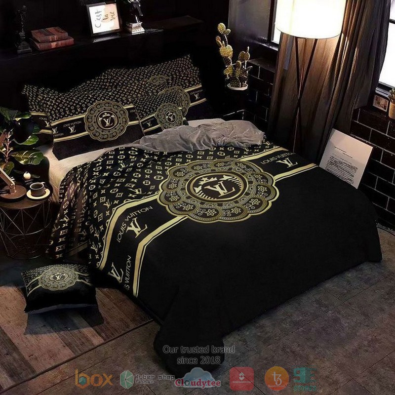 Louis Vuitton Brand Flower Black Quilt Bedding Set Louis Vuitton Brand Flower Black Quilt Bedding Set