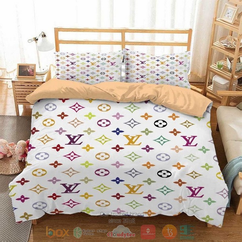 Louis Vuitton Brand White Pattern Quilt Bedding Set Louis Vuitton Brand White Pattern Quilt Bedding Set