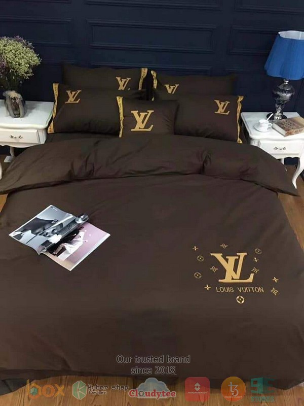 Louis Vuitton Brown Quilt Bedding Set Louis Vuitton Brown Quilt Bedding Set
