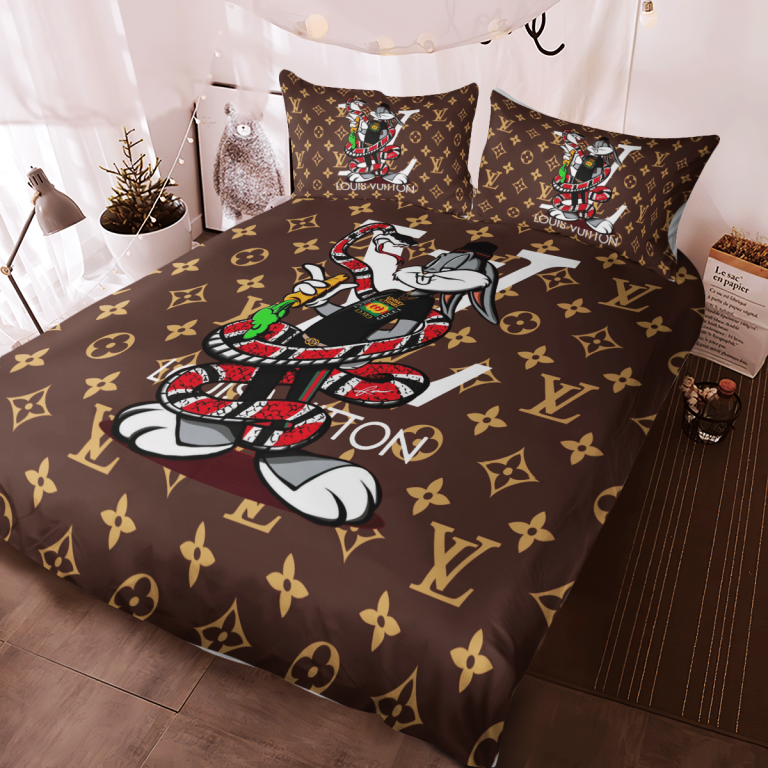 Louis-Vuitton-Bugs-Bunny-Bedding-Set-2