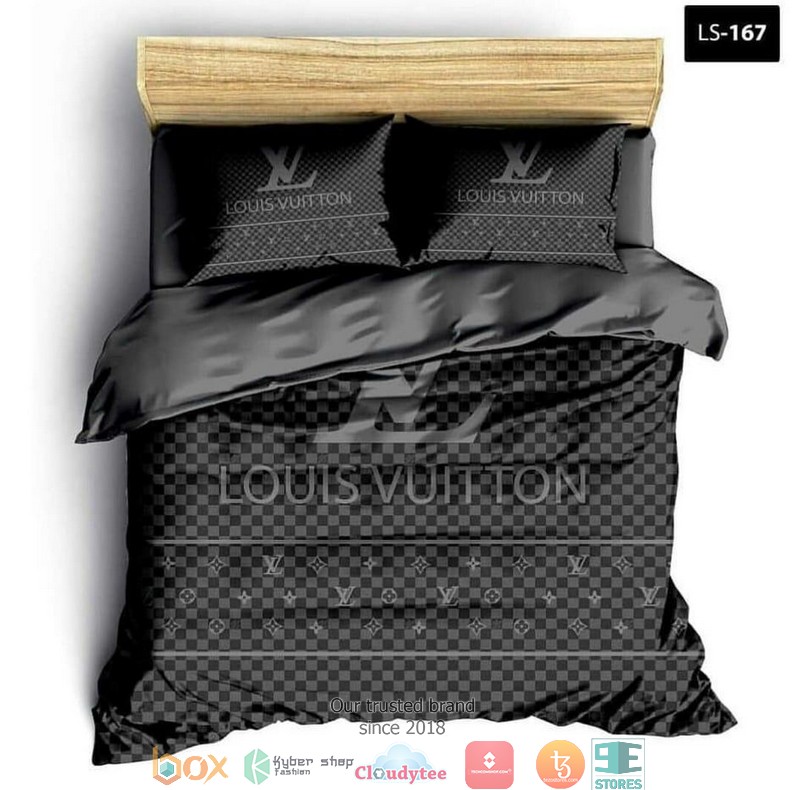 Louis Vuitton Checkered Pattern Black Quilt Bedding Set Louis Vuitton Checkered Pattern Black Quilt Bedding Set