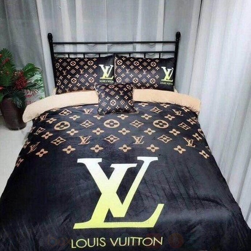 Louis Vuitton Full Navy Luxury Brand Bedding Set Louis Vuitton Full Navy Luxury Brand Bedding Set
