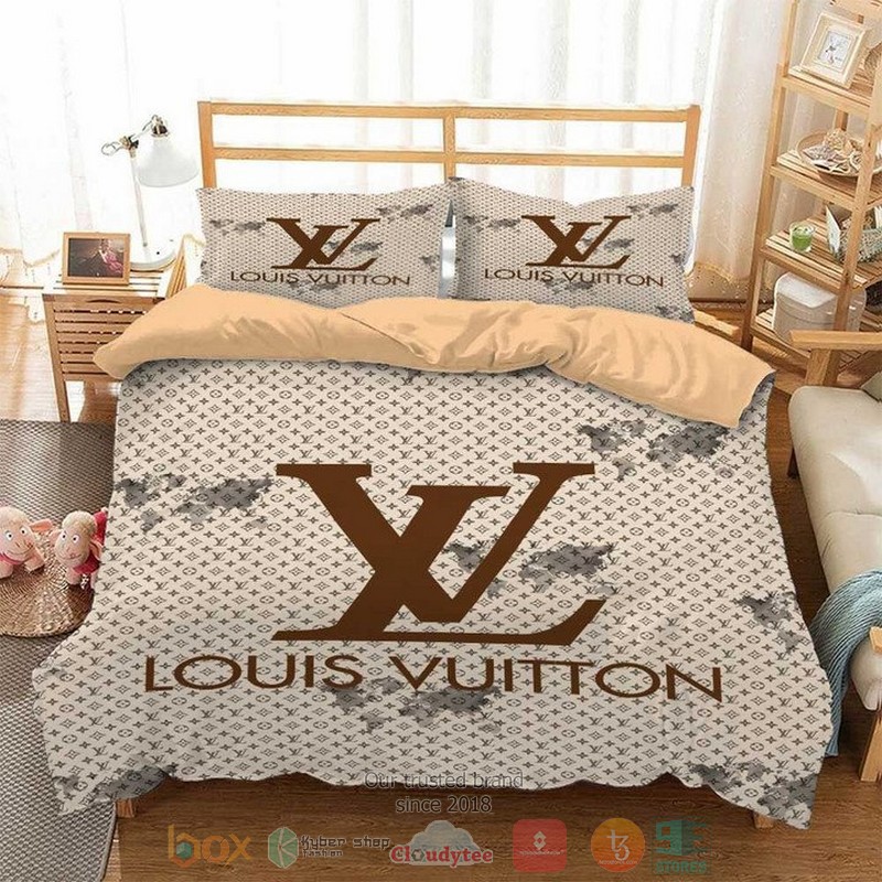 Louis Vuitton High-End Brand White Pattern Quilt Bedding Set Louis Vuitton High-End Brand White Pattern Quilt Bedding Set