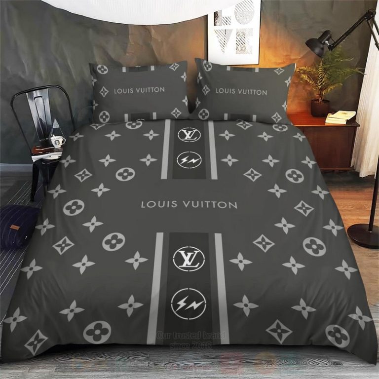 Louis-Vuitton-Logo-Grey-Luxury-Brand-Bedding-Set-1