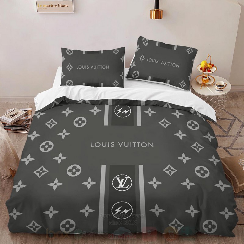 Louis Vuitton Logo Grey Luxury Brand Bedding Set Louis Vuitton Logo Grey Luxury Brand Bedding Set