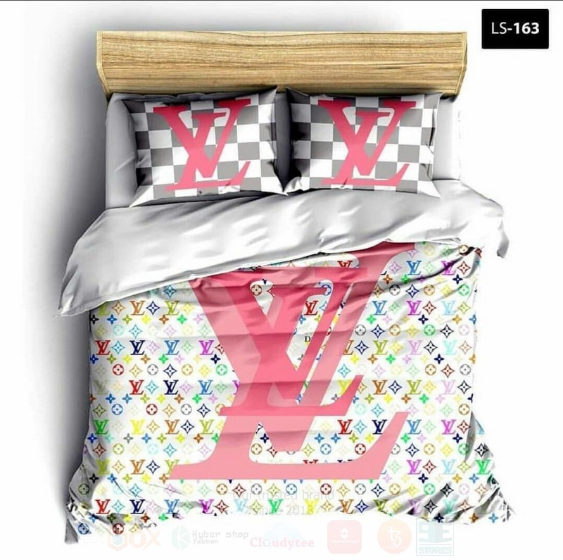 Louis Vuitton Logos White Luxury Brand Bedding Set Louis Vuitton Logos White Luxury Brand Bedding Set