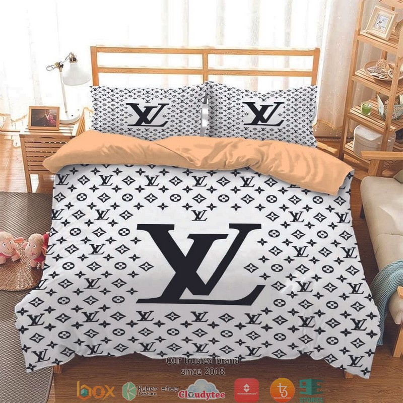 Louis Vuitton Lv Black White Quilt Bedding Set Louis Vuitton Lv Black White Quilt Bedding Set